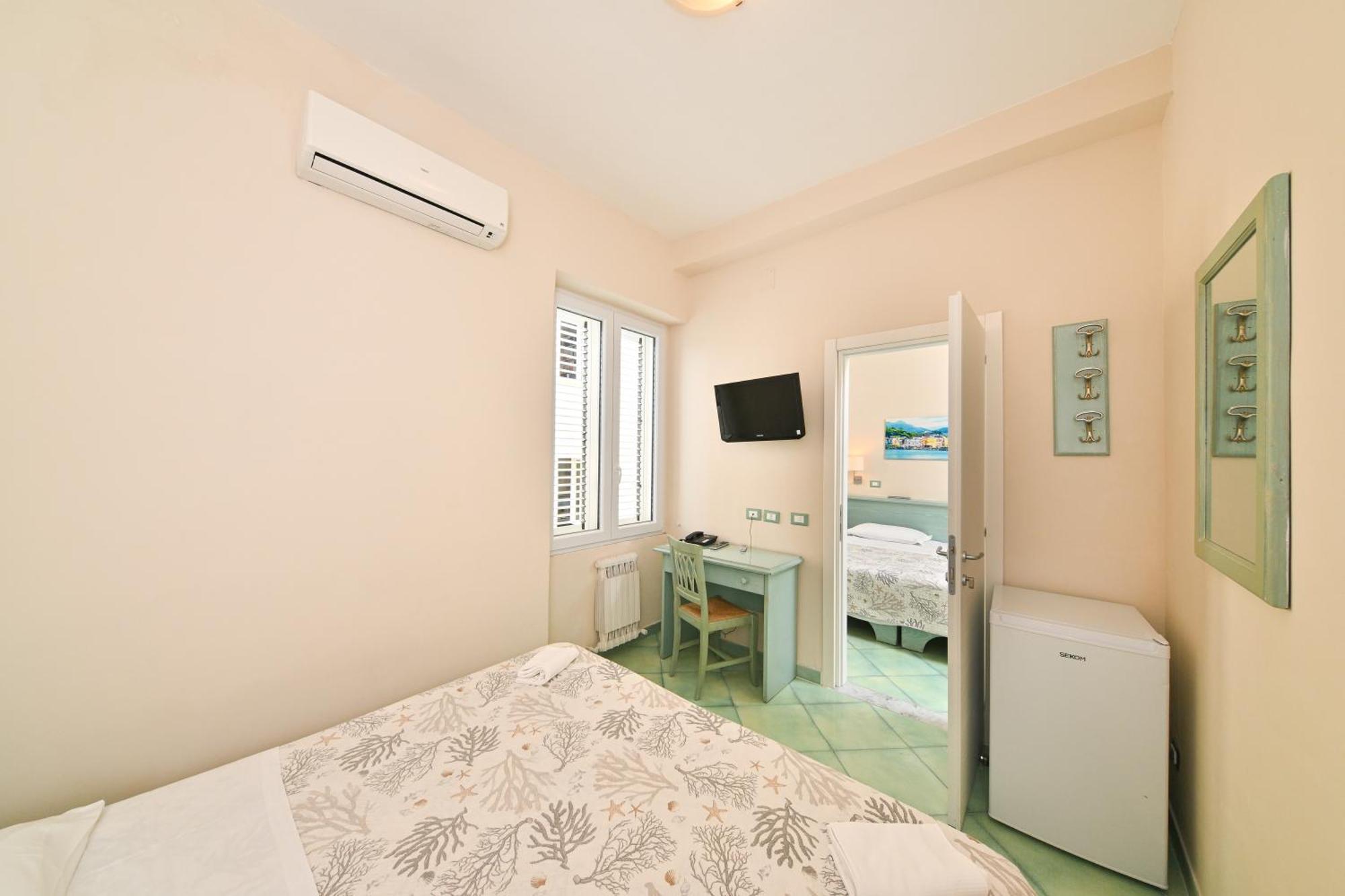Albergo Atlantic Ischia Extérieur photo